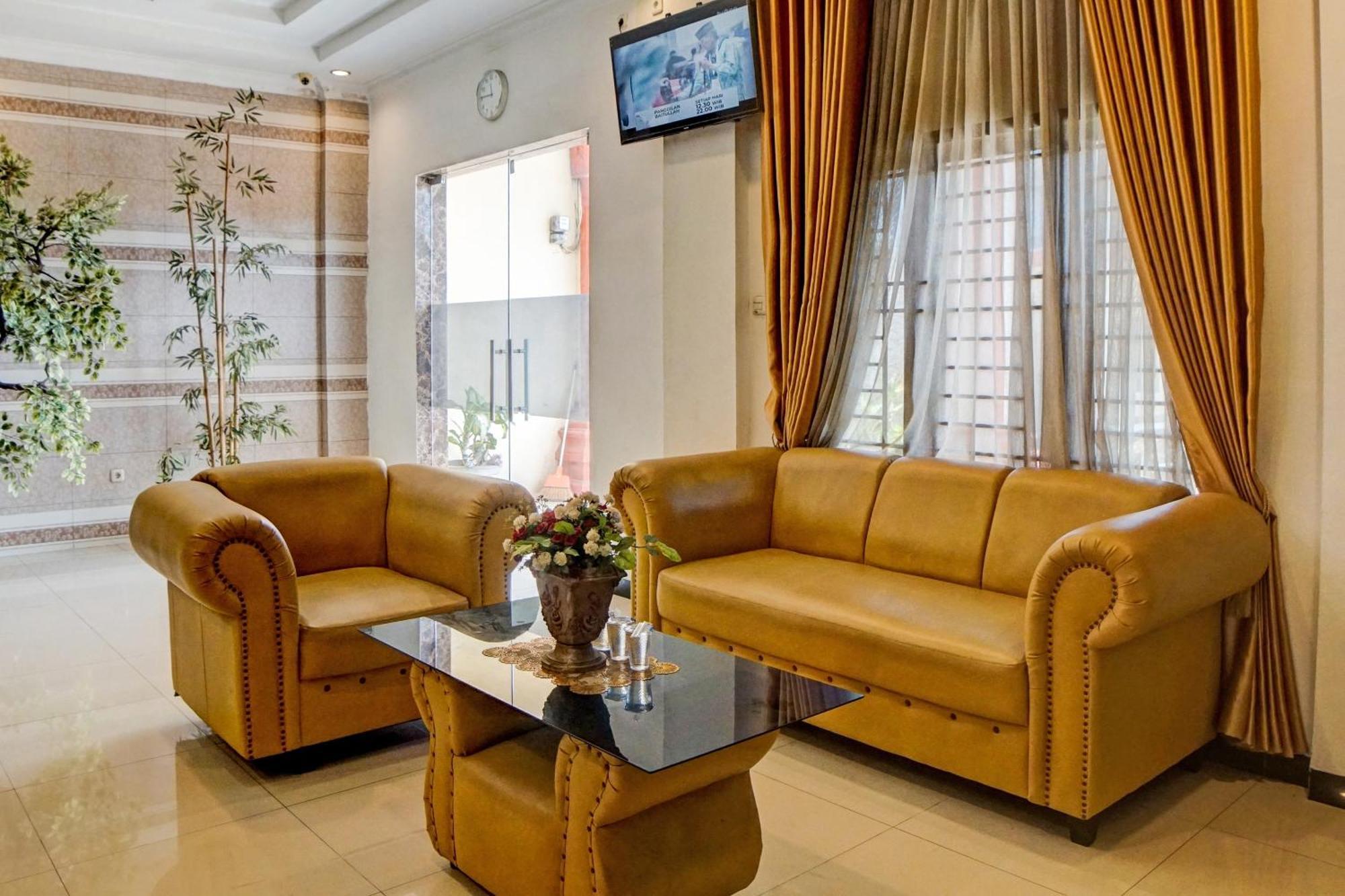 Oyo 92638 Jr Residence Syariah Medan Exteriör bild