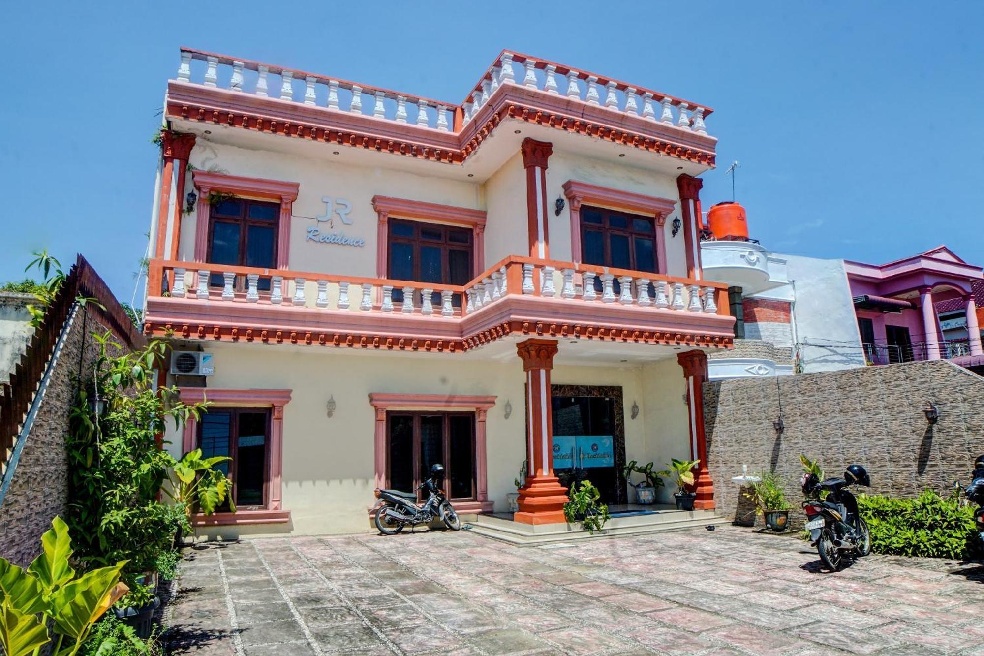 Oyo 92638 Jr Residence Syariah Medan Exteriör bild