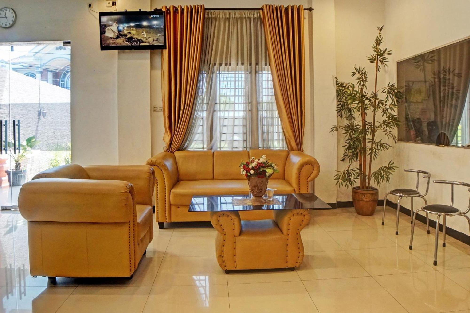 Oyo 92638 Jr Residence Syariah Medan Exteriör bild